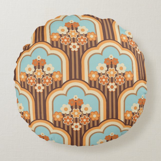Floral Retro: 70s Wallpaper Revival Round Cushion (Front)