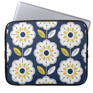 Floral Scandinavian Style Seamless Pattern Laptop Sleeve