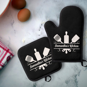 Flourish Pastry Utensils Monogram Black Oven Mitt & Pot Holder Set