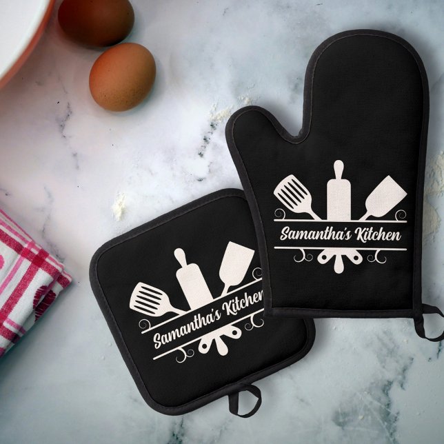 Flourish Pastry Utensils Monogram Black Oven Mitt & Pot Holder Set (Flourish Pastry Utensils Monogram Black Oven Mitt & Pot Holder Set)