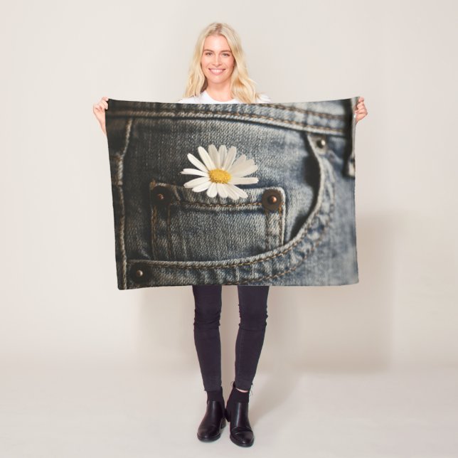 Flowers | Daisy in Jeans Pocket Fleece Blanket (In Situ)