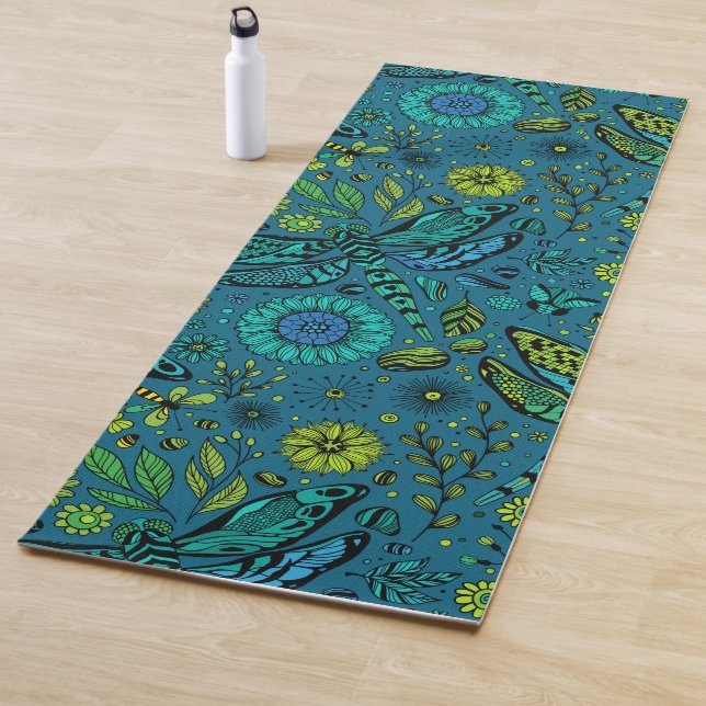 Fly, fly dragonfly on blue yoga mat (In Situ)