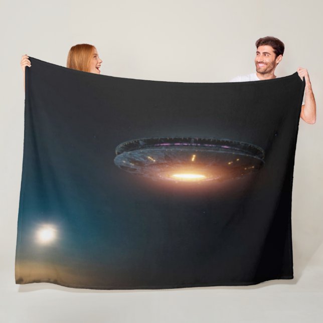 FLYING SAUCER FLEECE BLANKET (In Situ)