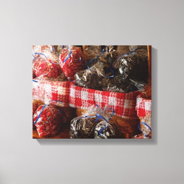 Food - Candy - Liquorice Bites Canvas Print (Front)
