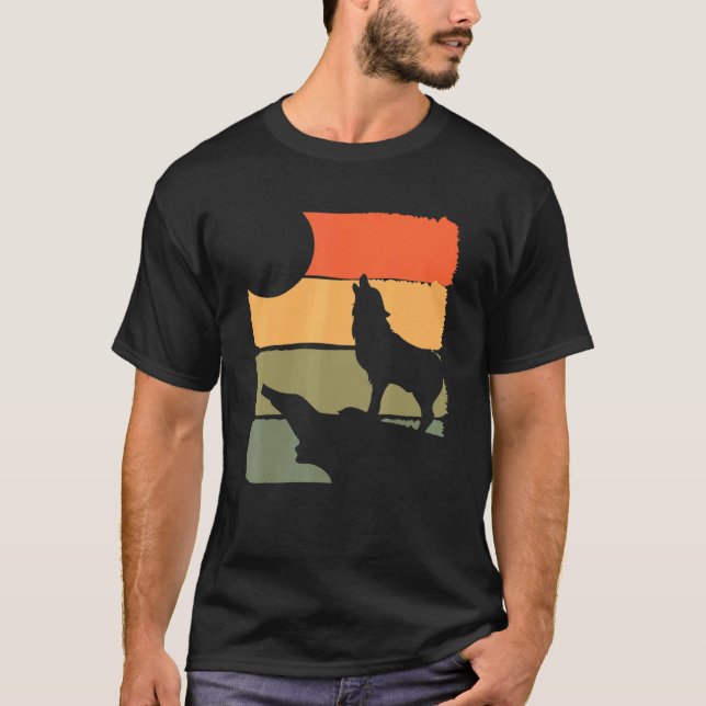 Forest Predator Howling Wolf Animal Retro Wolf T-Shirt (Front)