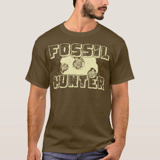 Fossil Hunter Paleontology Paleontologist Gift  T-Shirt