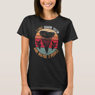 Fossil Tooth Collector & Shark Teeth Enthusiast   T-Shirt