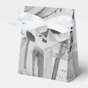 Four Bottles And White Flowers Favour Box