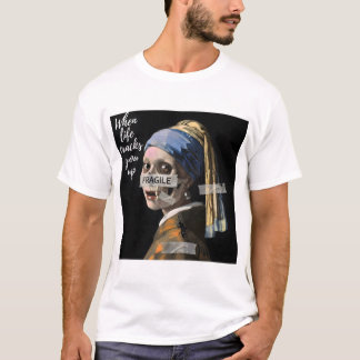 Fragile Parody Meme – Cracked Pearl Earring Skelet T-Shirt