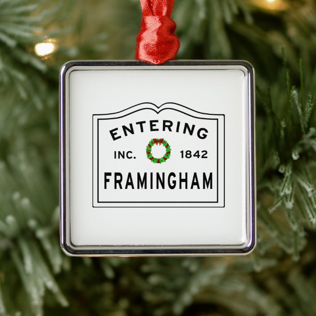 Framingham, MA Holiday Wreath Ceramic Ornament (Tree)