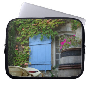 France, Les Baux de Provence, cafÃ© patio Laptop Sleeve