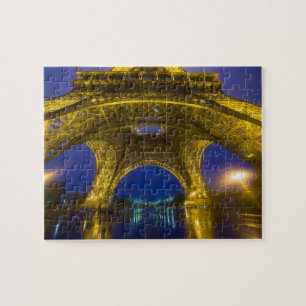 France, Paris. Eiffel Tower illuminated at Jigsaw Puzzle