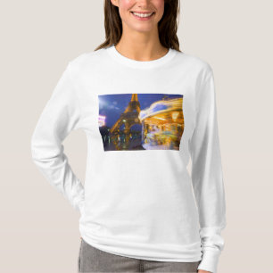 France, Paris. Eiffel Tower in twilight fog and T-Shirt