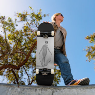 Francesca a Bella Ragazza, Beautiful italian Girl Skateboard