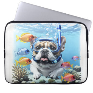 Französische Bulldogge beim Schnorcheln Laptop Sleeve