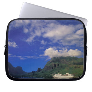 French Polynesia, Moorea. Cooks Bay. Cruise ship 3 Laptop Sleeve