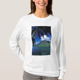 French Polynesia, Moorea. Cooks Bay. Green T-Shirt