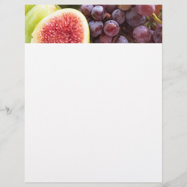 Fresh figs and grape (Front)