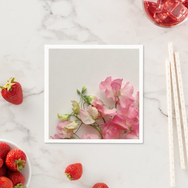 Fresh pink sweet peas napkin (Insitu)