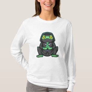 Frog as Ninja in black T-Shirt