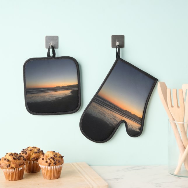 From Dusk Till Twilight At The Beach Photo Image  Oven Mitt & Pot Holder Set (Insitu(Hanging))