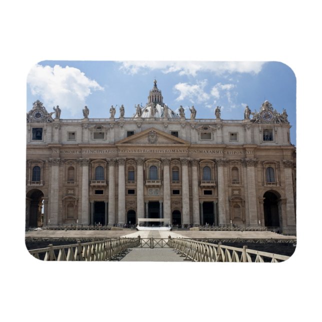 Front view of St. Peter's Basilica, Vatican. Magnet (Horizontal)