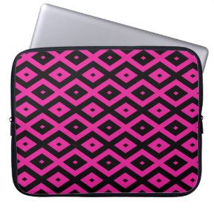 Fuchsia and black diamond pattern laptop sleeve