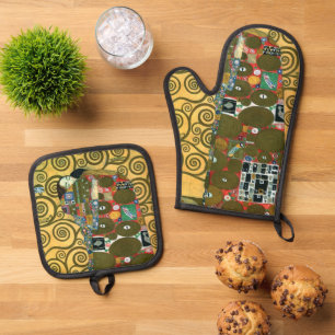 Fulfilment aka The Embrace by Gustav Klimt Oven Mitt & Pot Holder Set