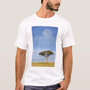 Full moon above acacia trees, Masai Mara, T-Shirt