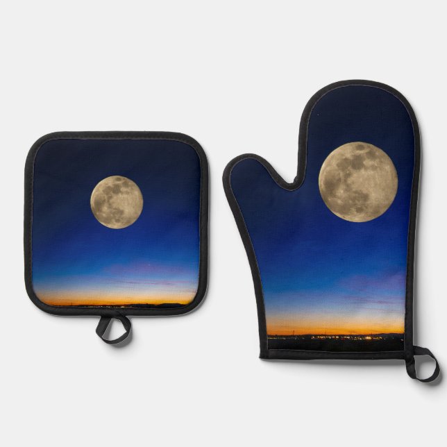 Full Moon Rising Over Sunset Oven Mitt & Pot Holder Set (Front)
