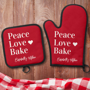 Fun Baker Monogram Name Red Oven Mitt & Pot Holder Set