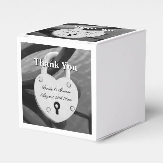 Fun heart shaped love lock with keyhole wedding favour box