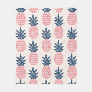 Fun pineapple seamless pattern fleece blanket