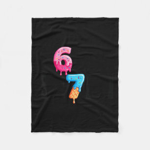 Fun Six Seven 6 7 Meme Design Fleece Blanket