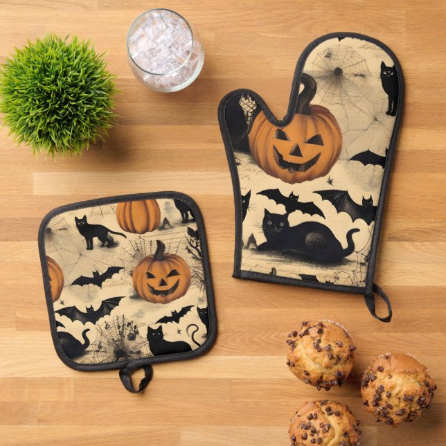Fun Spooky Halloween   Oven Mitt & Pot Holder Set (Top Down)