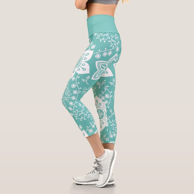 Funky Retro Cool Modern Flowers Art Pattern Capri Leggings (Left)