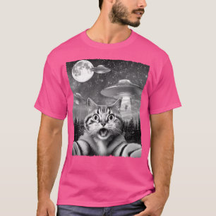Funny Alien Cat Selfie With Ufos Gift Idea Men Wom T-Shirt