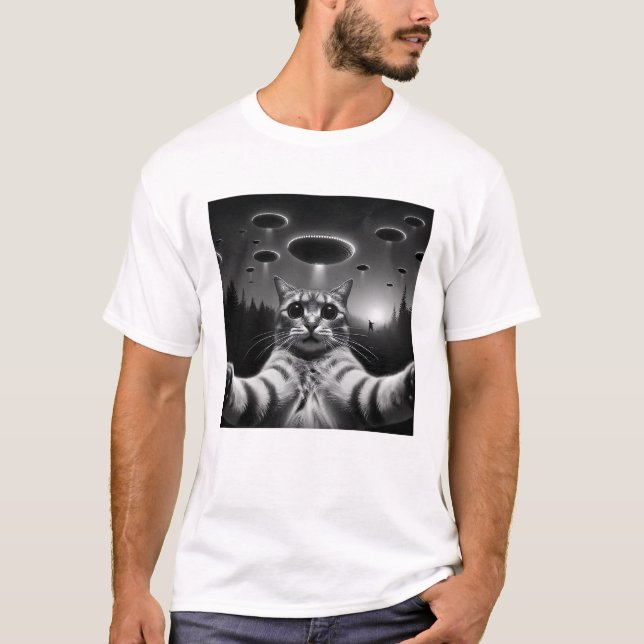 Funny Alien Cat UFO Cat Selfie with UFOs T-Shirt (Front)