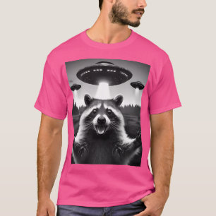 Funny Alien Racoon Ufo Racoon Selfie With Ufos T-Shirt