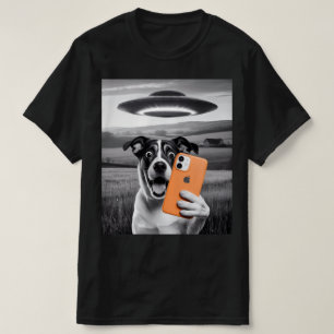 Funny Alien UFO Dog Selfie - Cool Cat & Space UFO T-Shirt