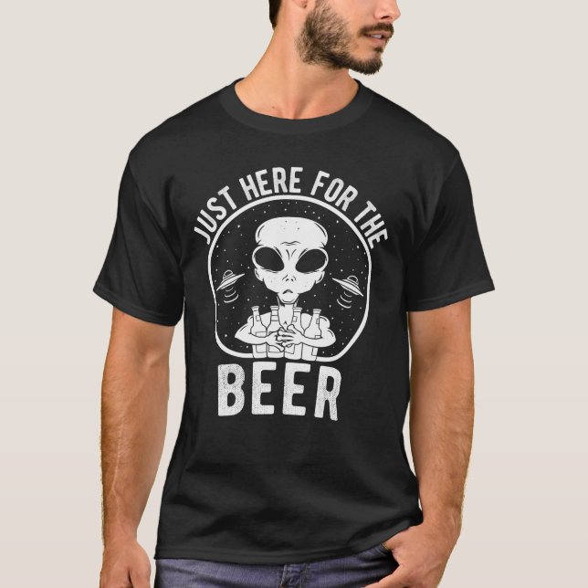 Funny Beer Lover Extraterrestrial Alien Gift T-Shirt (Front)