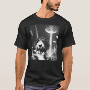Funny Bernedoodle Alien UFO Taking a Selfie Dog Mo T-Shirt