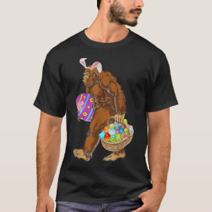 Funny Bigfoot Hunting Easter Eggs T-Shirt