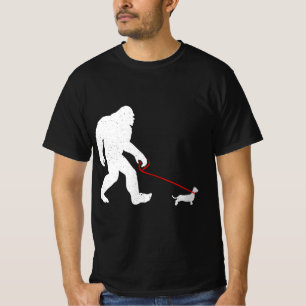 Funny Bigfoot Sasquatch Walking Dachshund Weiner D T-Shirt