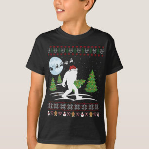 Funny Bigfoot Xmas Gift Santa Hat Ugly Bigfoot Chr T-Shirt