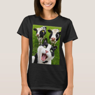 Funny Black And White Cat Cow Selfie  T-Shirt