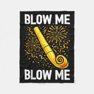 Funny Blow Me Kiss Me Happy New Year Couple Matchi Fleece Blanket