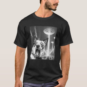 Funny Blue Heeler Alien UFO Taking a Selfie Dog Mo T-Shirt