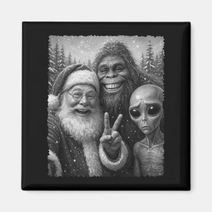 Funny Cat Santa Bigfoot Alien Christmas Selfie Tee Magnet
