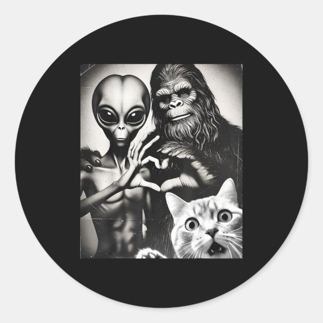 Funny Cat Selfie With Romantic Bigfoot In Love Wit Classic Round Sticker (Front)